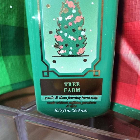 Christmas 🎄 Bath & Body Tote Bags + Tree Farm Handsoap  (New) - Picture 10 of 12